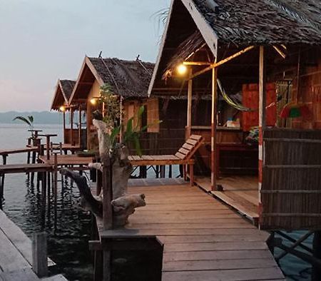 Mawar Homestay Besir Luaran gambar