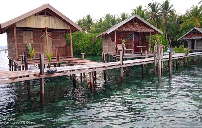 Mawar Homestay Besir Luaran gambar