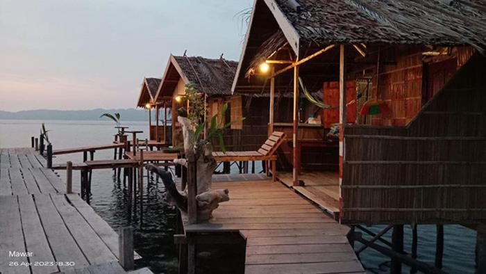Mawar Homestay Besir Luaran gambar