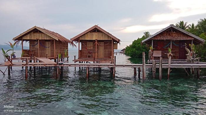 Mawar Homestay Besir Luaran gambar